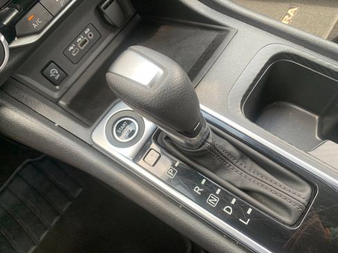 Used 2025 Nissan Sentra SV FWD image 24