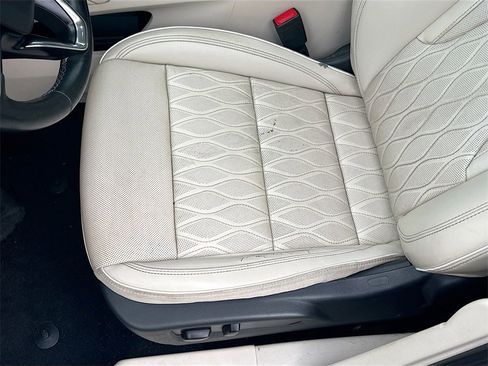 Used 2023 Buick Envision Avenir image 21