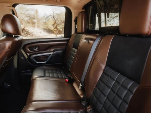 Used 2016 Nissan Titan Platinum Reserve image 31