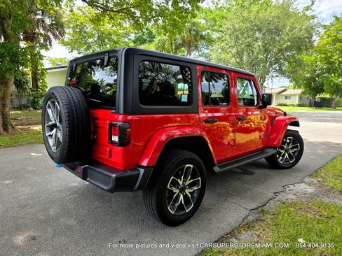 Used 2024 Jeep Wrangler Unlimited w/ Convenience Group AWD/4WD image 19