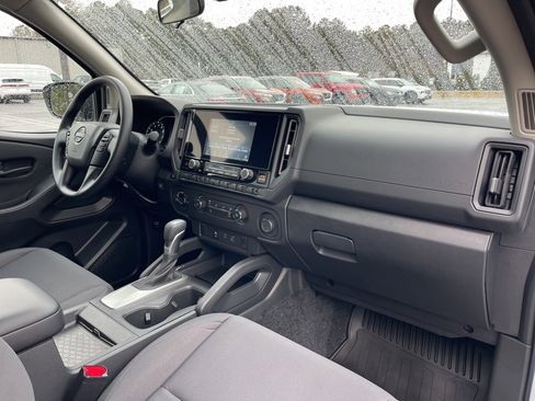 Used 2025 Nissan Frontier S image 9