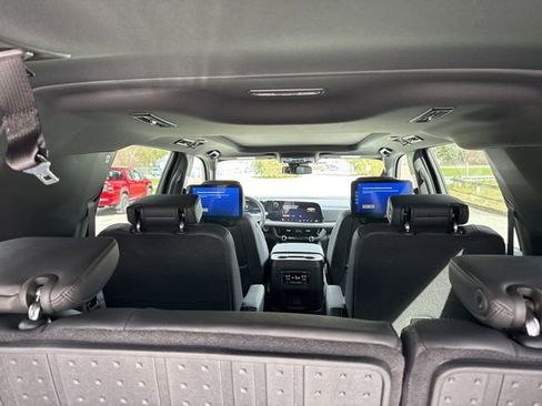 New 2026 Chevrolet Suburban Z71 w/ Z71 Off-Road Package AWD/4WD image 48