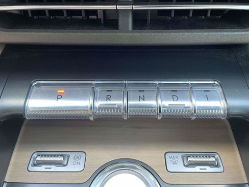 Used 2024 Lincoln Nautilus Reserve w/ Equipment Group 202A image 17