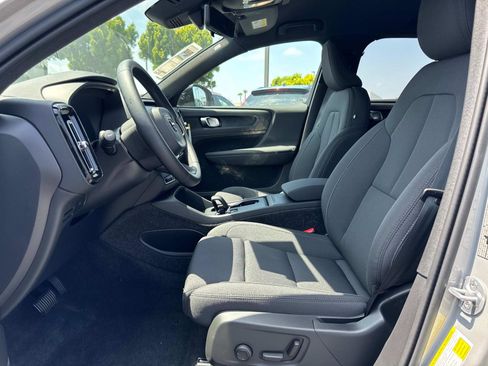 New 2025 Volvo EX40 Core w/ Climate Package image 11