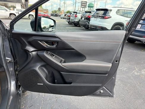Used 2024 Subaru Crosstrek 2.5i Limited AWD/4WD image 18