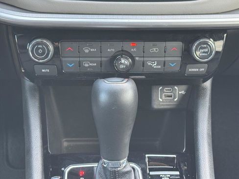 Used 2025 Jeep Compass Limited AWD/4WD image 14