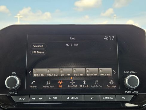 Used 2025 Nissan Pathfinder SV FWD image 24