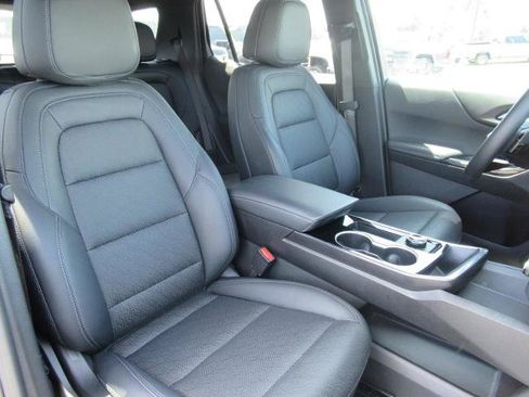 Certified 2026 Chevrolet Equinox LT w/ Convenience Package II FWD image 9