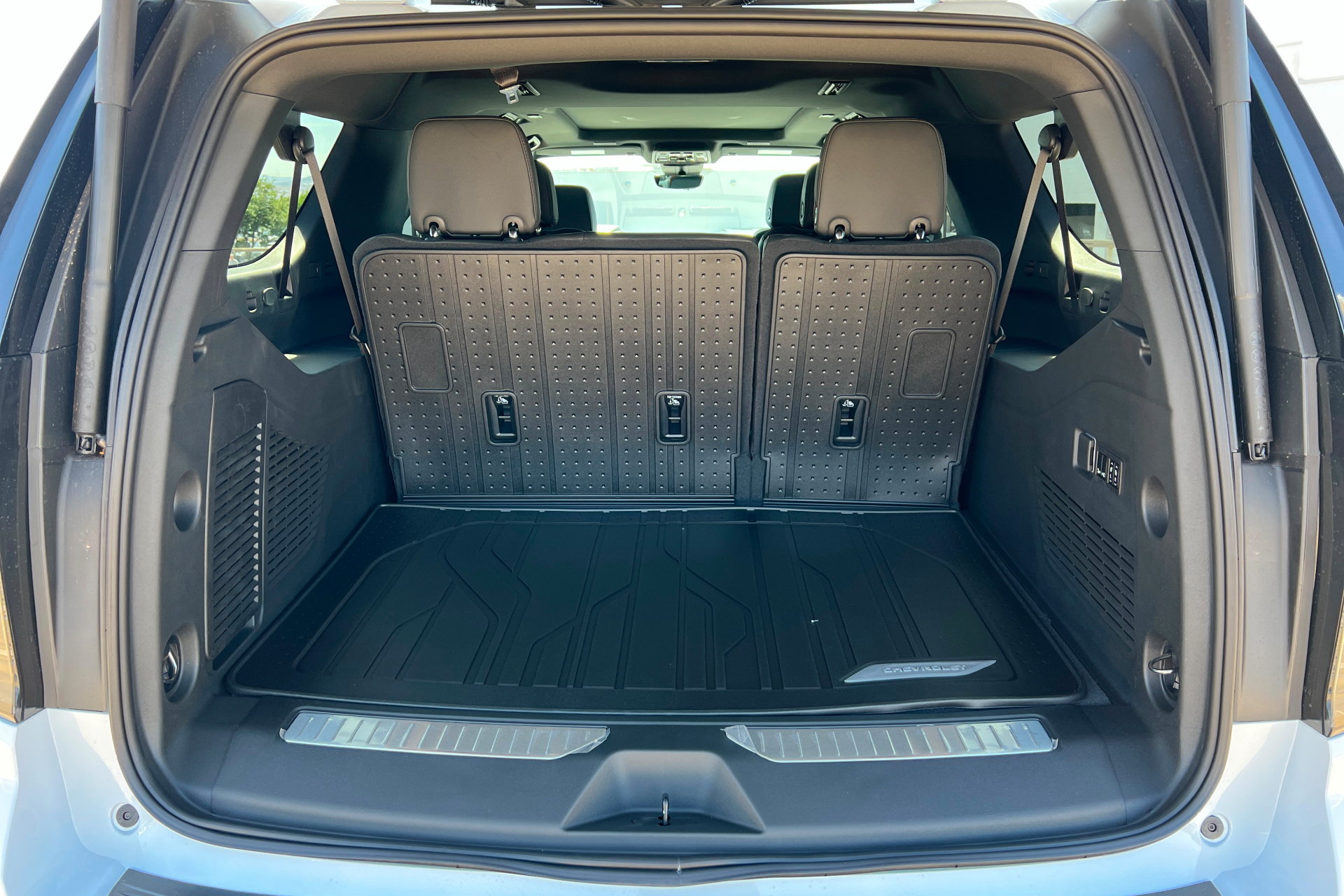 New 2026 Chevrolet Suburban High Country AWD/4WD image 24