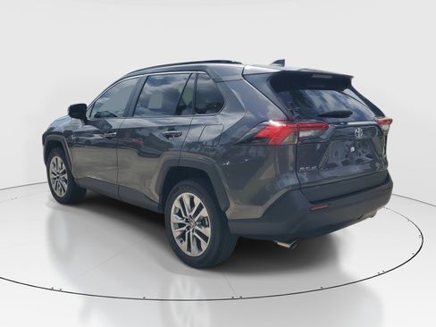 Used 2023 Toyota RAV4 XLE Premium FWD image 5