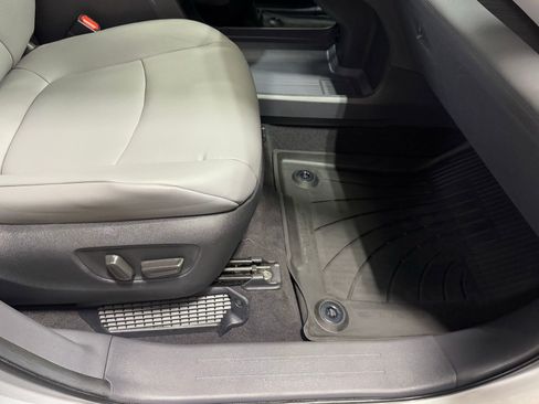 Used 2023 Toyota Sienna XLE FWD image 48