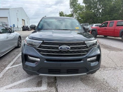 Used 2022 Ford Explorer XLT w/ Equipment Group 202A AWD/4WD image 3