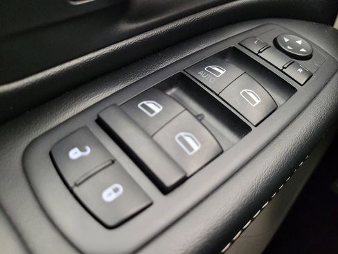 Used 2019 Dodge Grand Caravan SXT image 27