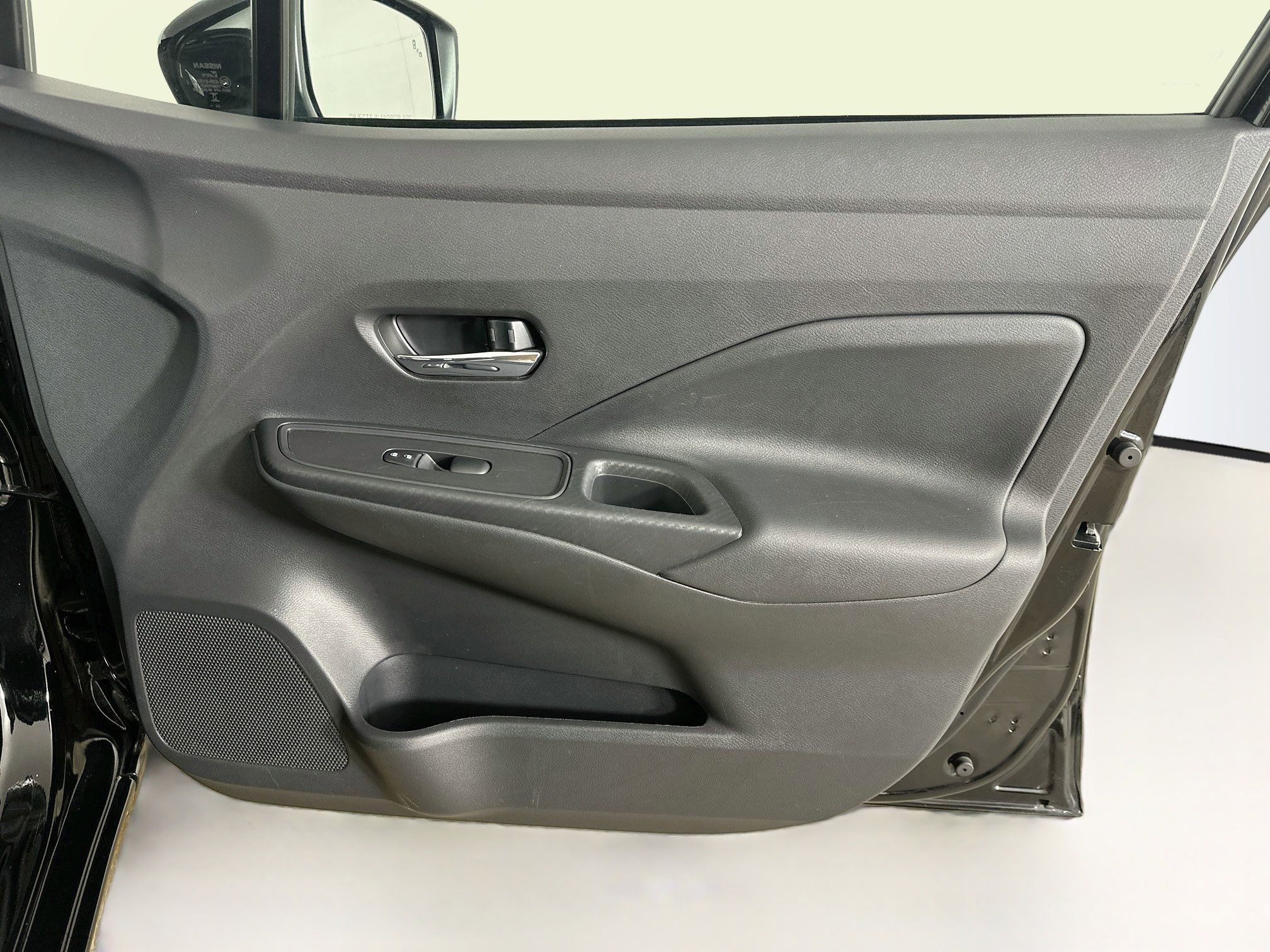 Used 2025 Nissan Versa SV FWD image 30