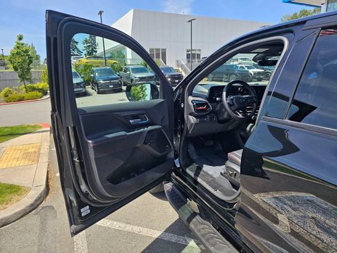 Used 2025 Chevrolet Silverado EV RST AWD/4WD image 19