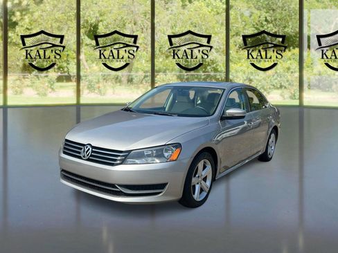 Used 2013 Volkswagen Passat 2.5 SE FWD image 1