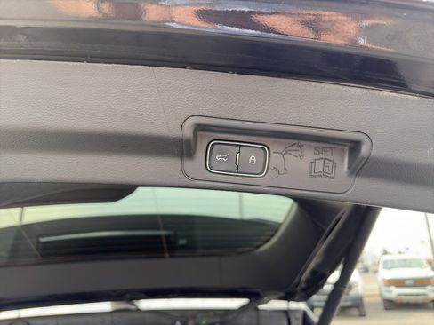 Used 2025 Ford Explorer ST-Line AWD/4WD image 23