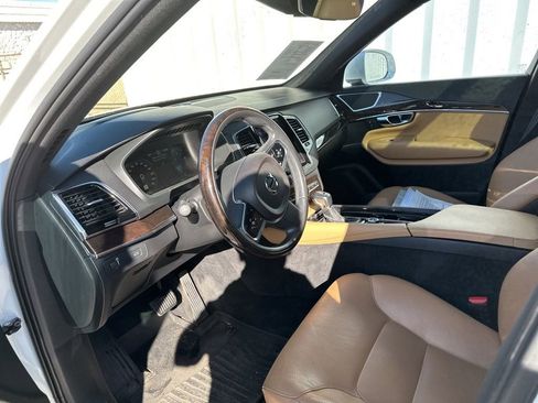 Used 2016 Volvo XC90 T6 Momentum image 6