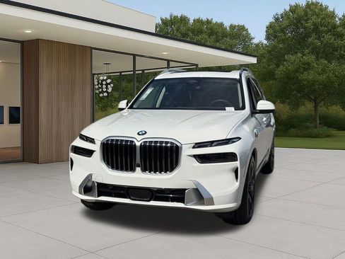 New 2026 BMW X7 xDrive40i w/ Premium Package image 3