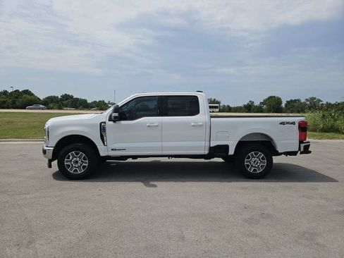 Used 2024 Ford F250 Lariat AWD/4WD image 4