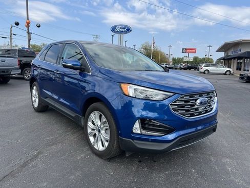 Used 2021 Ford Edge Titanium w/ Equipment Group 301A image 8