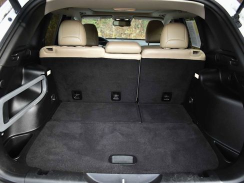 Used 2016 Jeep Cherokee Limited w/ Luxury Group image 8