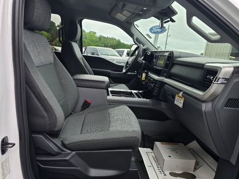 New 2025 Ford F450 XLT image 10