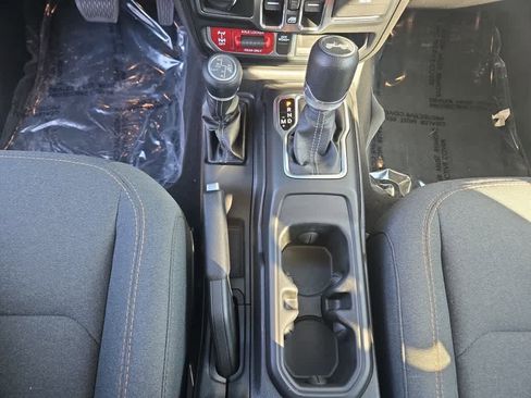 Used 2024 Jeep Wrangler Willys image 15