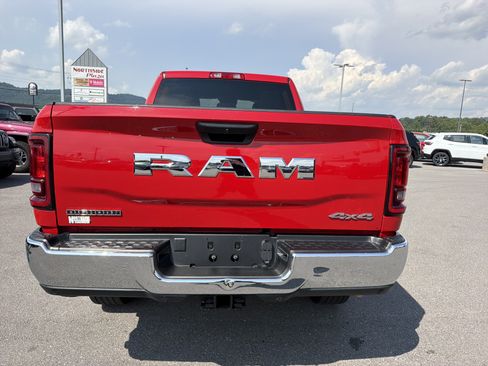 Used 2026 RAM 2500 Big Horn AWD/4WD image 7