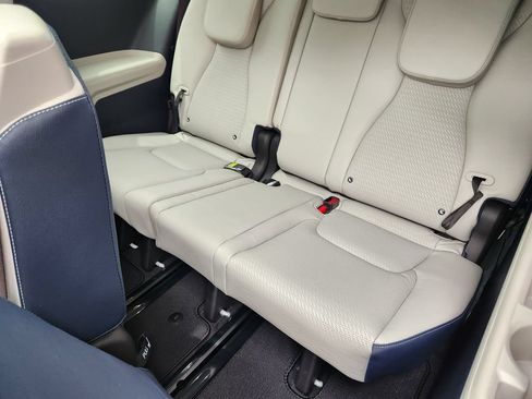 New 2026 Kia Carnival SX Prestige FWD image 25