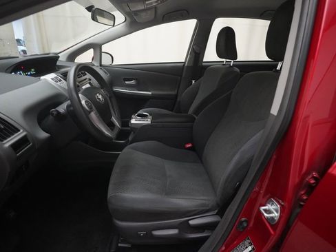 Used 2014 Toyota Prius V Two FWD image 7
