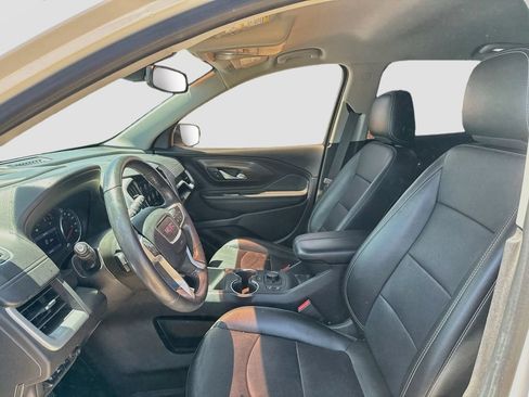 Used 2022 GMC Terrain SLT w/ Tech Package FWD image 10