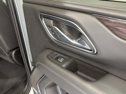 Used 2024 Chevrolet Suburban Z71 w/ Luxury Package image 29