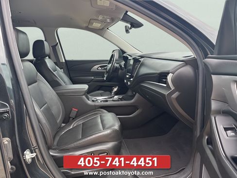 Used 2021 Chevrolet Traverse RS FWD image 18