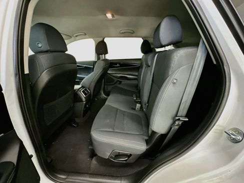 Used 2018 Kia Sorento FWD V6 image 28