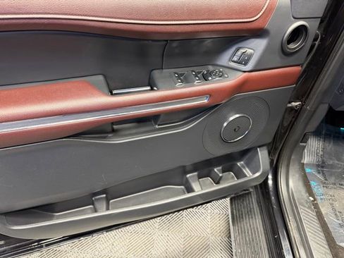 Used 2023 Ford Expedition Max Limited image 13