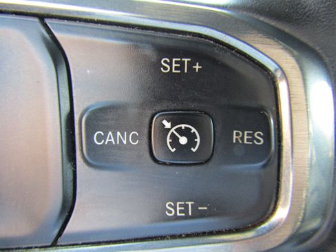Used 2021 RAM 1500 Limited w/ Body Color Bumper Group AWD/4WD image 30