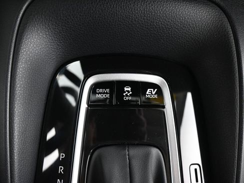 Used 2025 Toyota Corolla LE image 29