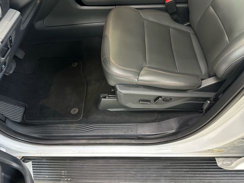 Certified 2025 Ford Expedition Active image 19