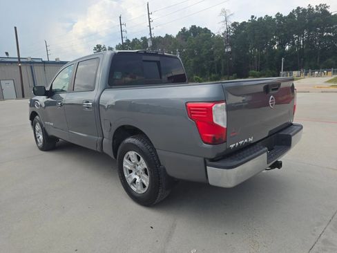 Used 2017 Nissan Titan SV RWD image 15