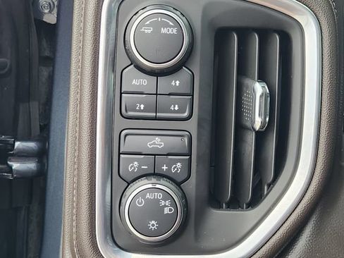 Used 2021 Chevrolet Silverado 1500 LT w/ Z71 Off-Road Package AWD/4WD image 21