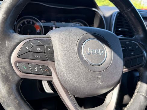 Used 2019 Jeep Cherokee Limited w/ Trailer Tow Group AWD/4WD image 19