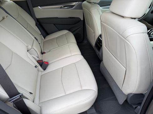 Used 2022 Cadillac XT5 Premium Luxury FWD image 47