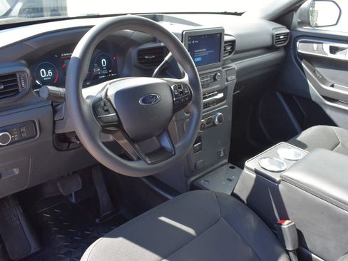 Used 2025 Ford Explorer 4WD Police Interceptor w/ Ready For The Road Package image 3