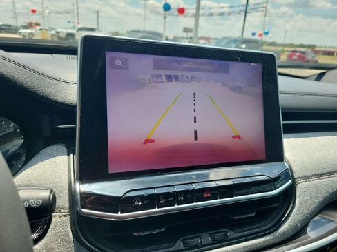 Used 2024 Jeep Compass Latitude image 22