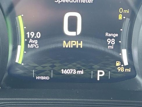 Used 2025 Jeep Wrangler Sahara image 34