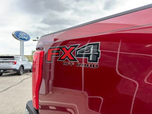Used 2019 Ford F250 XLT w/ XLT Premium Package AWD/4WD image 12