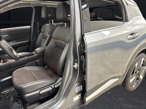 Used 2025 Nissan Kicks SR w/ SR Premium Package image 4