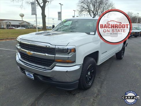 Used 2018 Chevrolet Silverado 1500 LT w/ Trailering Package image 3