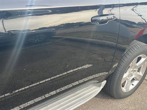 Used 2015 Chevrolet Suburban LT w/ Luxury Package image 21